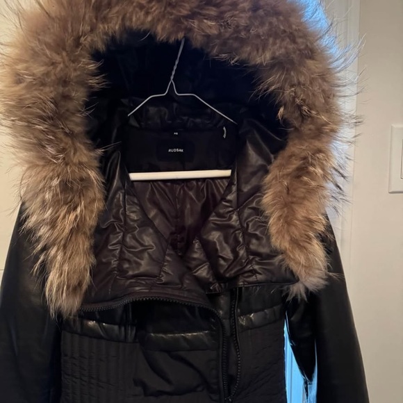 Black Puffer Jacket with Thumb Holes - Picture 4 of 6